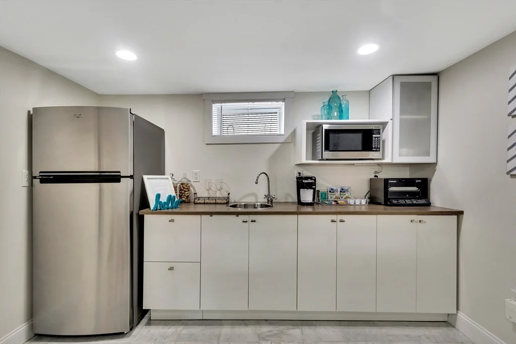 1 bed, 1 bath apartment for rent at 79 Flint St Unit A, East Somerville — photo 2 of 14