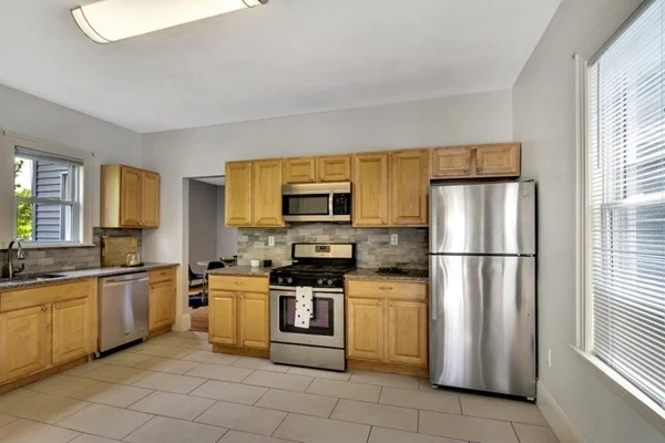 3 bed, 1 bath apartment for rent at 79 Flint Unit 2, East Somerville — photo 3 of 19