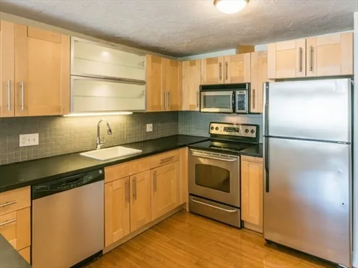 2 bed, 1 bath apartment for rent at 79 Florida St Unit 9, Dorchester — photo 3 of 7