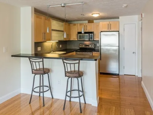 2 bed, 1 bath apartment for rent at 79 Florida St Unit 9, Dorchester — photo 4 of 7
