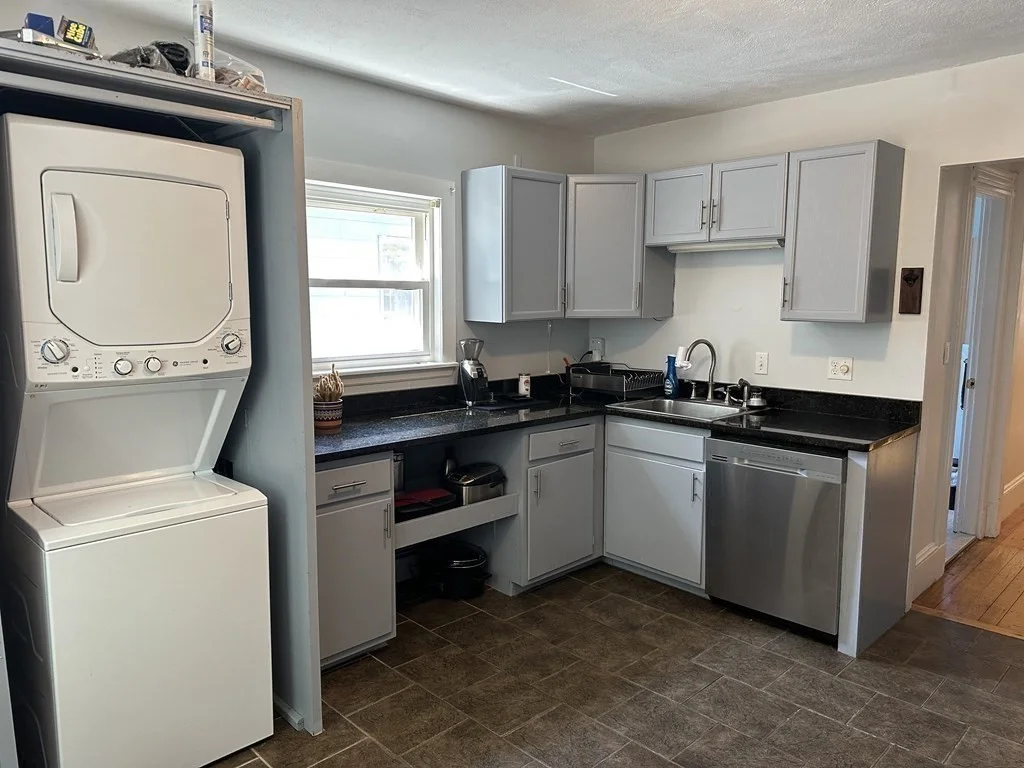 3 bed, 1 bath apartment for rent at 79 Franklin St Unit 2, Allston — photo 3 of 12
