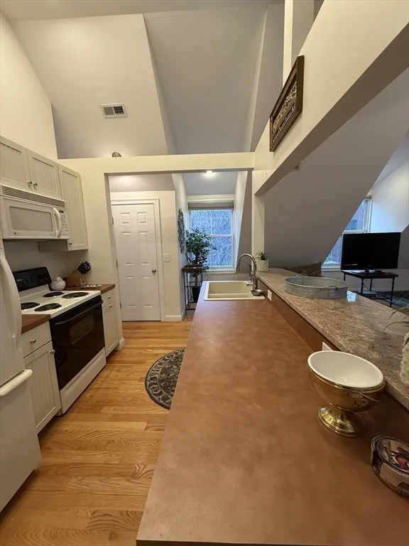 1 bed, 1 bath apartment for rent at 79 Freeman Rd Unit ADU, Charlton — photo 11 of 18