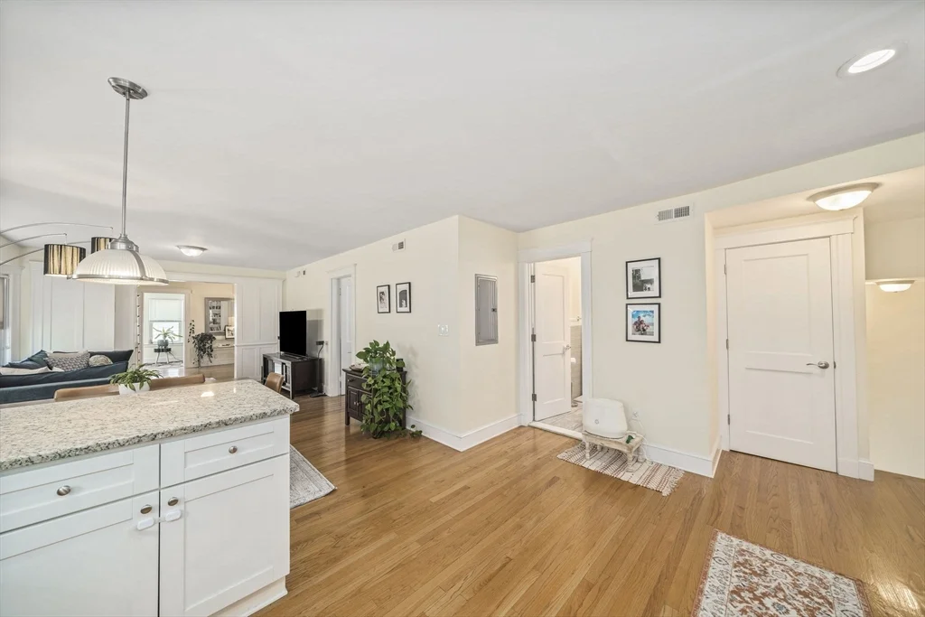 3 bed, 2 bath apartment for rent at 79 Fremont Unit 2, Winter Hill — photo 10 of 27