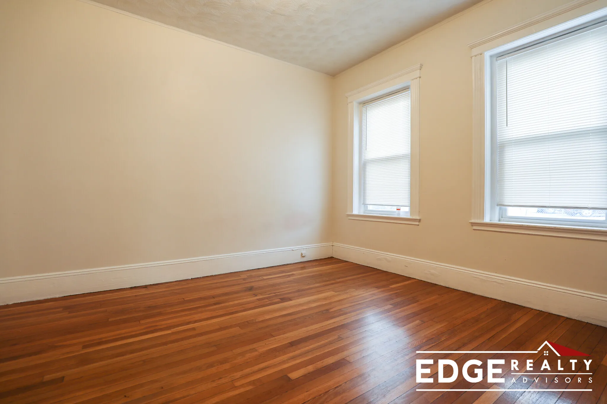 3 bed, 1 bath apartment for rent at 79 Glenville Ave Unit 1, Brighton — photo 5 of 7