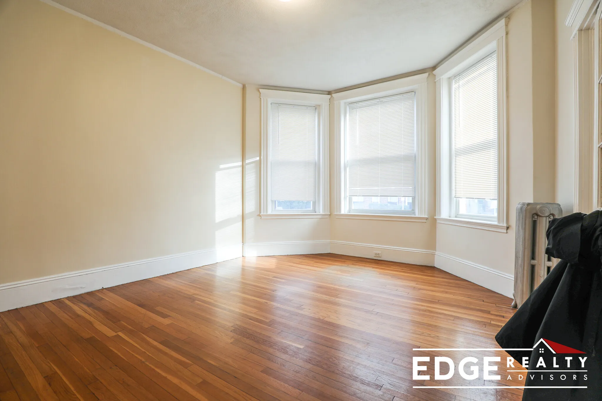 3 bed, 1 bath apartment for rent at 79 Glenville Ave Unit 1, Brighton — photo 3 of 7