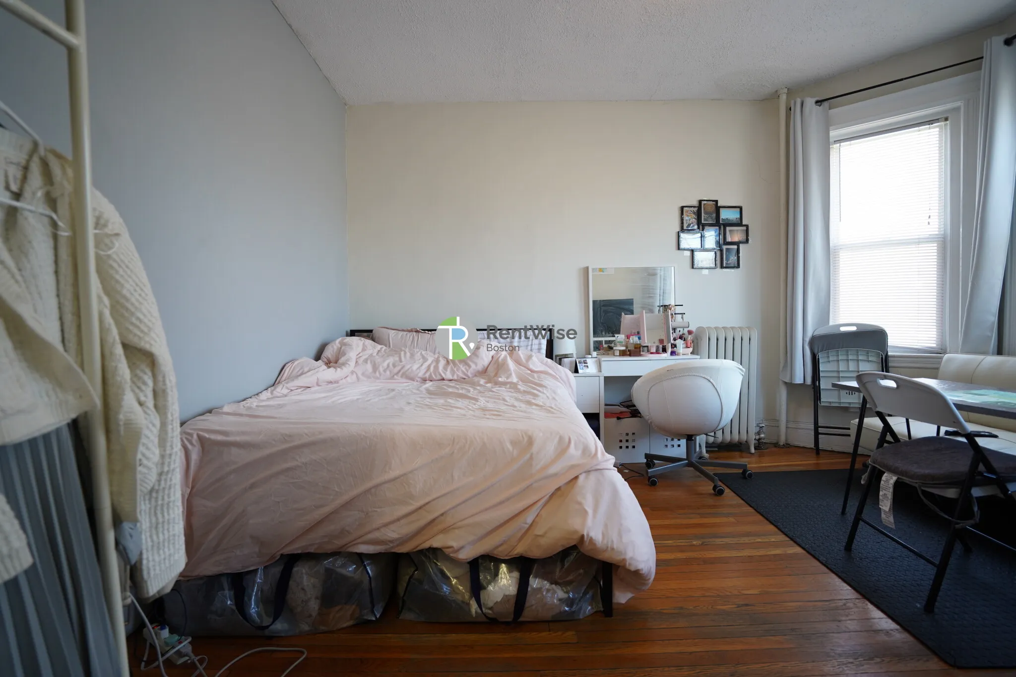Studio bed, 1 bath apartment for rent at 79 Gordon St Unit 11, Brighton — photo 1 of 13
