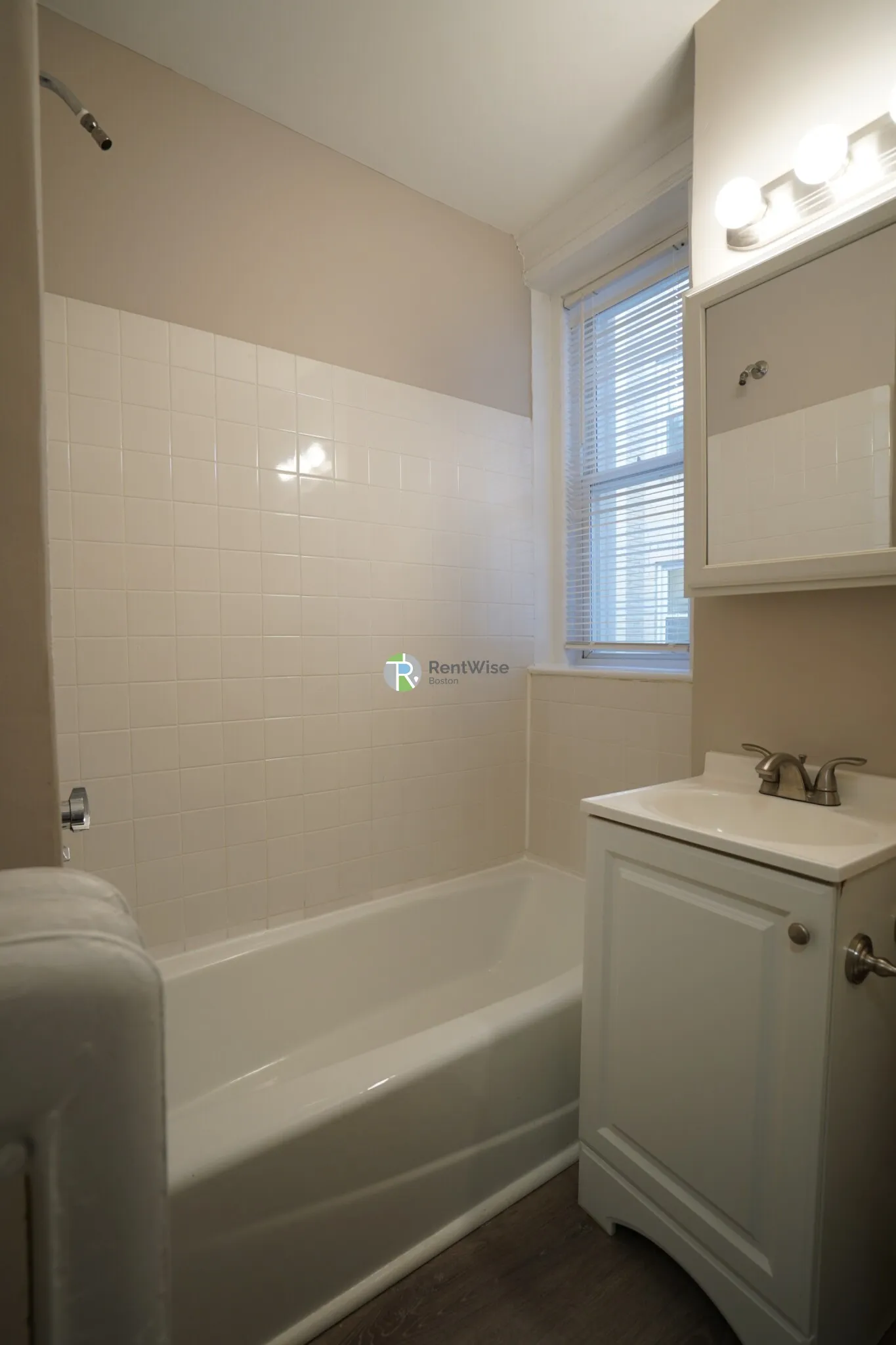 Studio bed, 1 bath apartment for rent at 79 Gordon St Unit 3, Brighton — photo 10 of 14