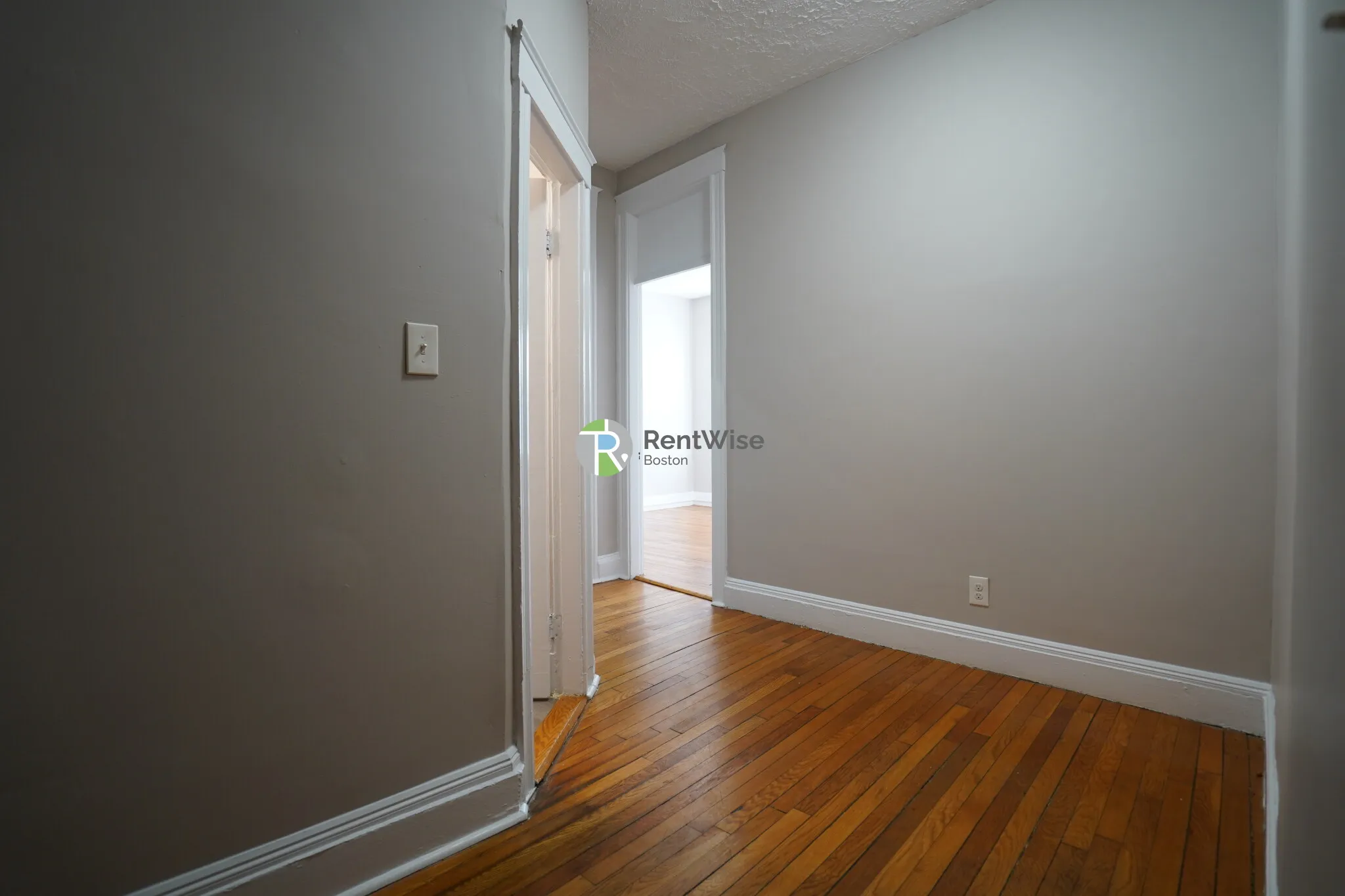 Studio bed, 1 bath apartment for rent at 79 Gordon St Unit 3, Brighton — photo 1 of 14