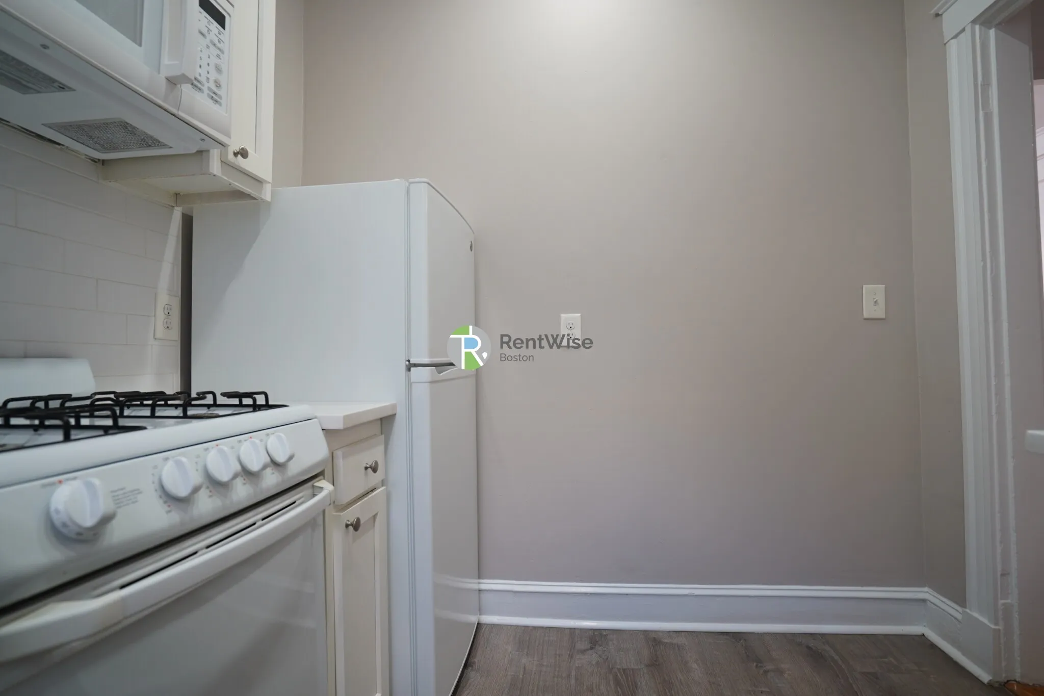 Studio bed, 1 bath apartment for rent at 79 Gordon St Unit 3, Brighton — photo 9 of 14