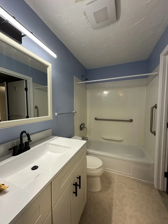 3 bed, 2 bath apartment for rent at 79 Greenbrook Dr Unit 79, Stoughton — photo 7 of 10