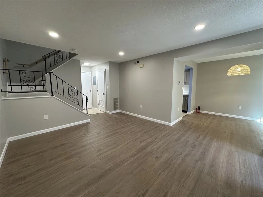 3 bed, 2 bath apartment for rent at 79 Greenbrook Dr Unit 79, Stoughton — photo 1 of 10