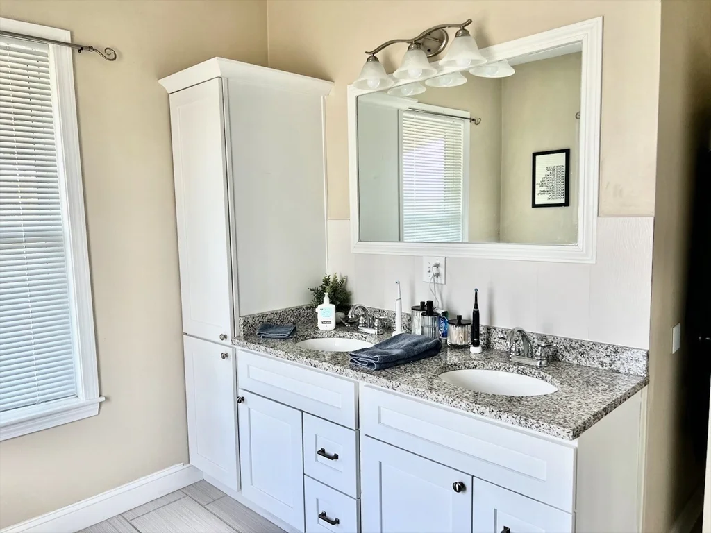 3 bed, 1 bath apartment for rent at 79 Harborview St Unit 3, Dorchester — photo 12 of 24