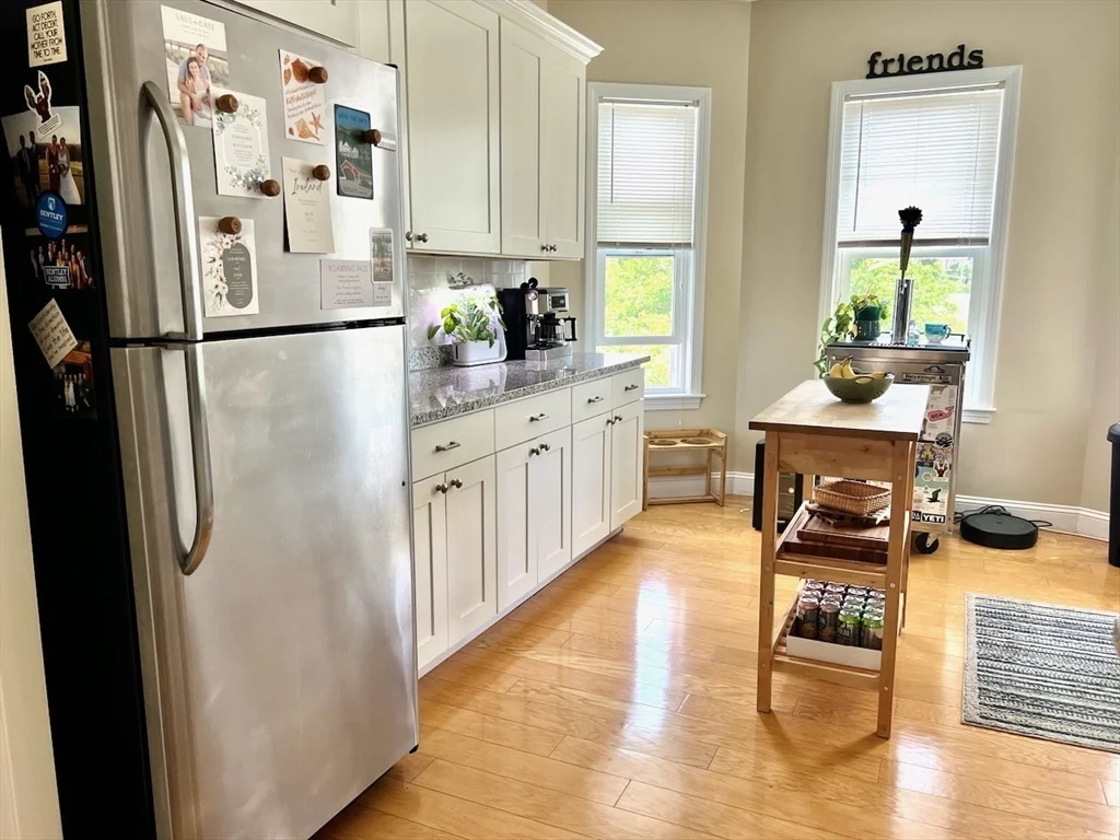 3 bed, 1 bath apartment for rent at 79 Harborview St Unit 3, Dorchester — photo 5 of 24