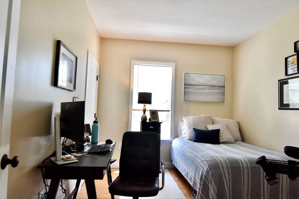 3 bed, 1 bath apartment for rent at 79 Harborview St Unit 3, Dorchester — photo 17 of 24