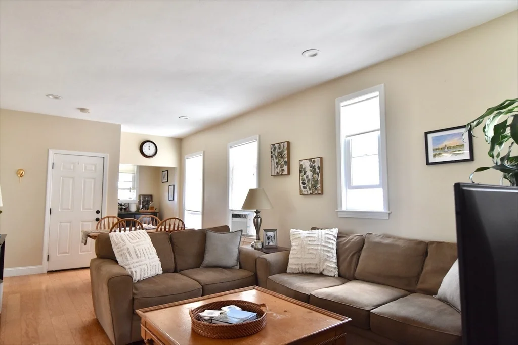 3 bed, 1 bath apartment for rent at 79 Harborview St Unit 3, Dorchester — photo 22 of 24