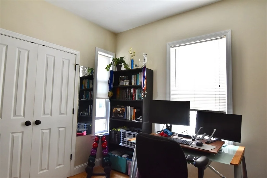 3 bed, 1 bath apartment for rent at 79 Harborview St Unit 3, Dorchester — photo 21 of 24