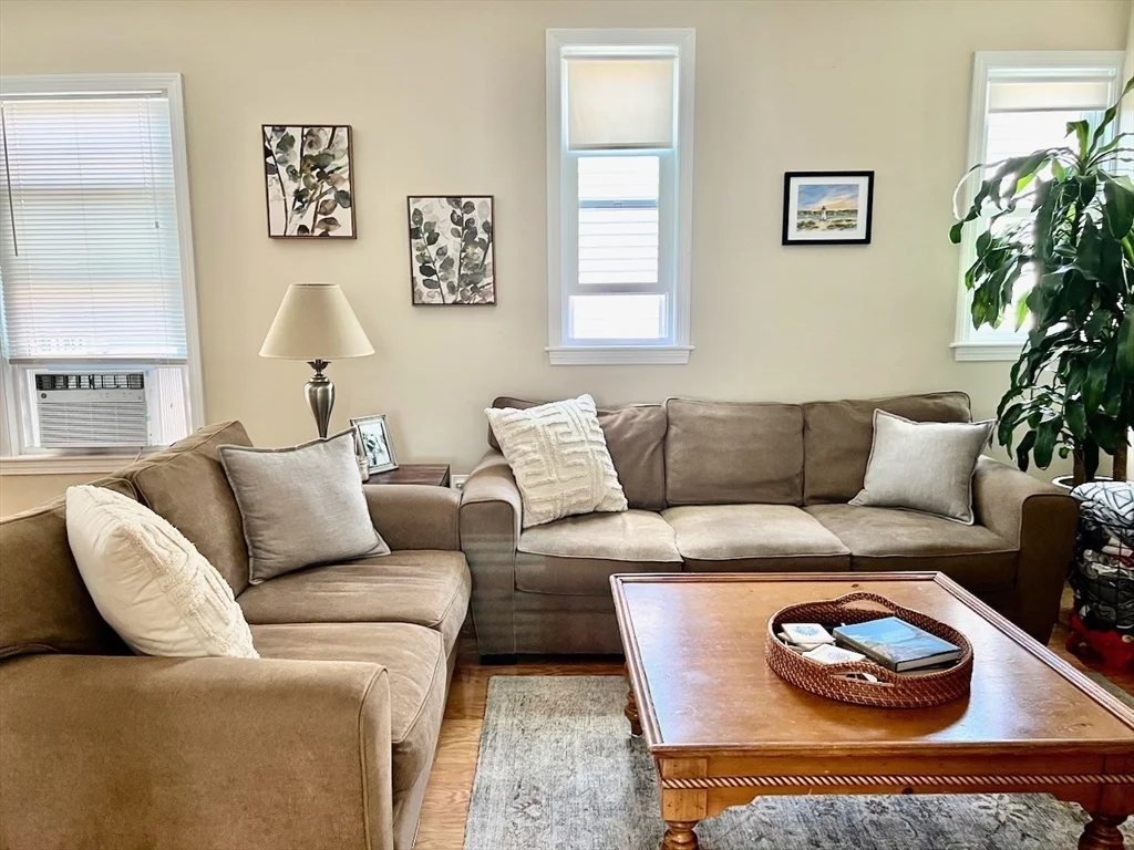3 bed, 1 bath apartment for rent at 79 Harborview St Unit 3, Dorchester — photo 2 of 24