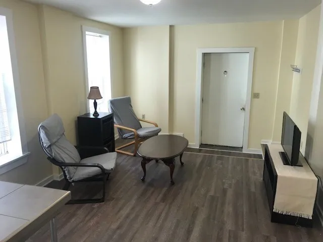 3 bed, 1 bath apartment for rent at 79 Hawley St Unit A, Northampton — photo 4 of 14