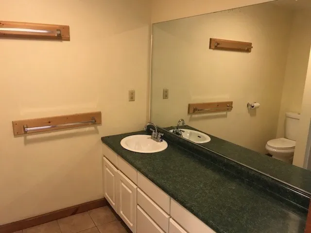 3 bed, 1 bath apartment for rent at 79 Hawley St Unit A, Northampton — photo 12 of 14