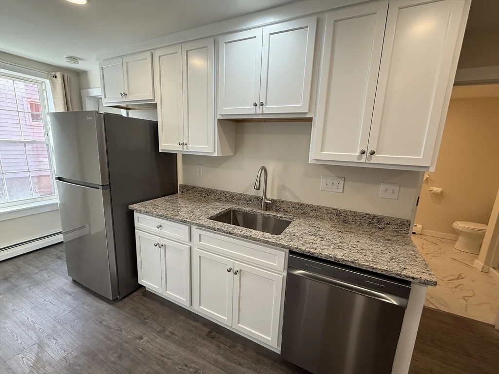 2 bed, 1 bath apartment for rent at 79 Hawley St Unit B, Northampton — photo 7 of 19