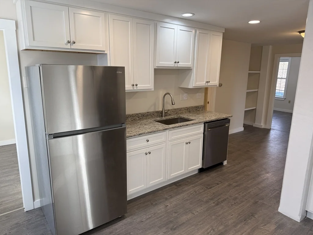 2 bed, 1 bath apartment for rent at 79 Hawley St Unit B, Northampton — photo 6 of 19