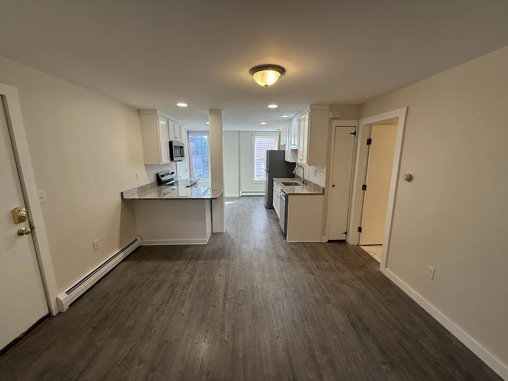 2 bed, 1 bath apartment for rent at 79 Hawley St Unit B, Northampton — photo 3 of 19