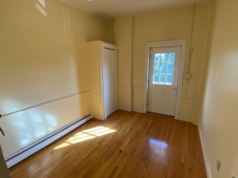 3 bed, 1 bath apartment for rent at 79 Hawley Unit C, Northampton — photo 8 of 11