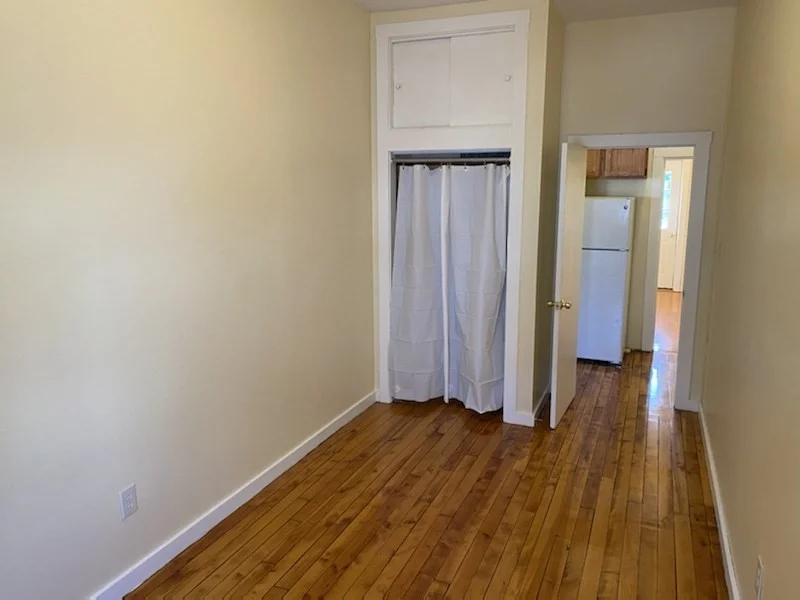 3 bed, 1 bath apartment for rent at 79 Hawley Unit C, Northampton — photo 7 of 11