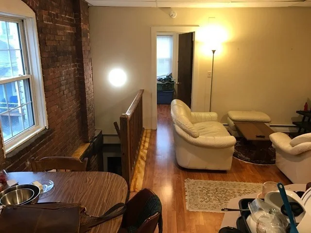 3 bed, 1 bath apartment for rent at 79 Hawley Unit D, Northampton — photo 3 of 6