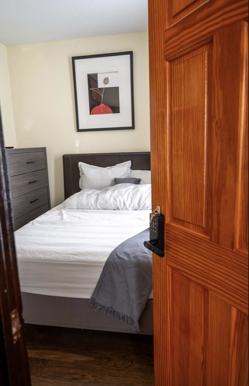 4 bed, 1 bath apartment for rent at 79 Heath St Unit 2, Mission Hill — photo 5 of 15