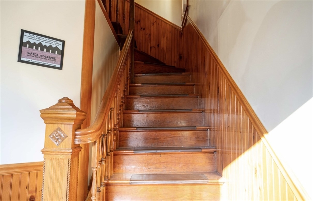 4 bed, 1 bath apartment for rent at 79 Heath St Unit 2, Mission Hill — photo 14 of 15