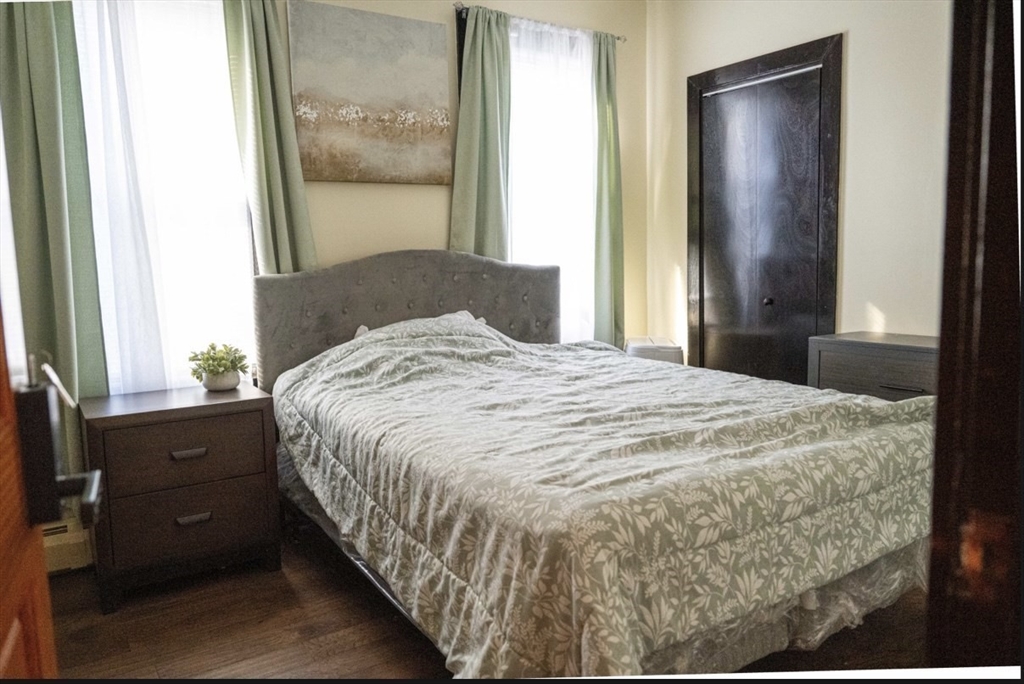 4 bed, 1 bath apartment for rent at 79 Heath St Unit 2, Mission Hill — photo 7 of 15