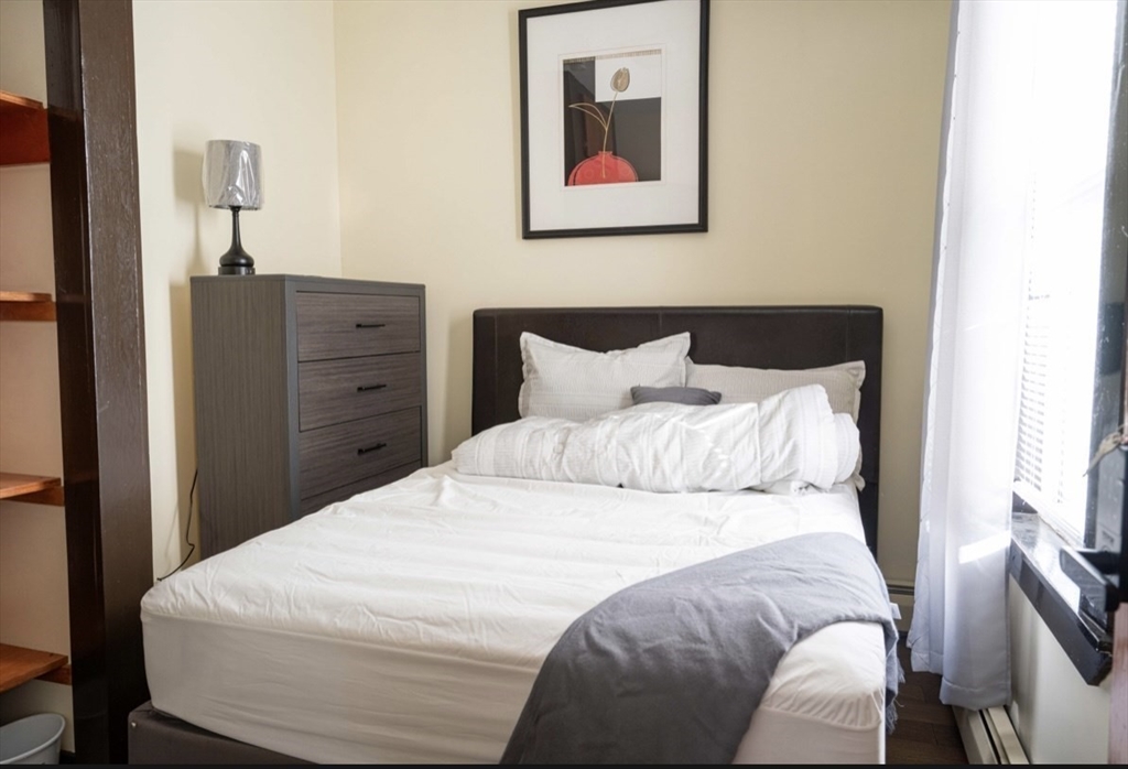 4 bed, 1 bath apartment for rent at 79 Heath St Unit 2, Mission Hill — photo 6 of 15
