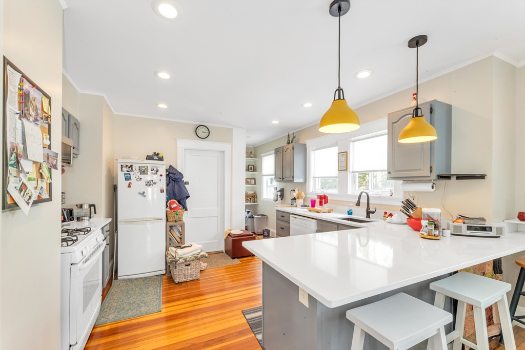 2 bed, 1 bath apartment for rent at 79 Hewlett Unit 1, Roslindale — photo 6 of 20