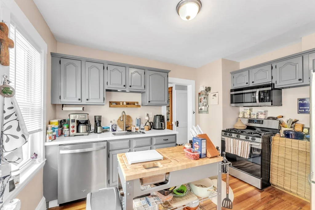2 bed, 1 bath apartment for rent at 79 Hewlett Unit 2, Roslindale — photo 5 of 21
