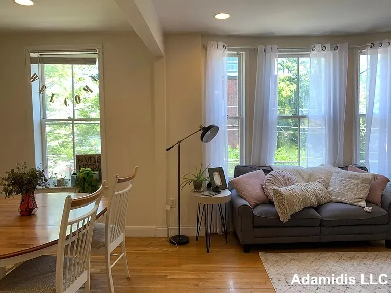 4 bed, 2 bath apartment for rent at 79 Highland St Unit 2, Roxbury — photo 9 of 22