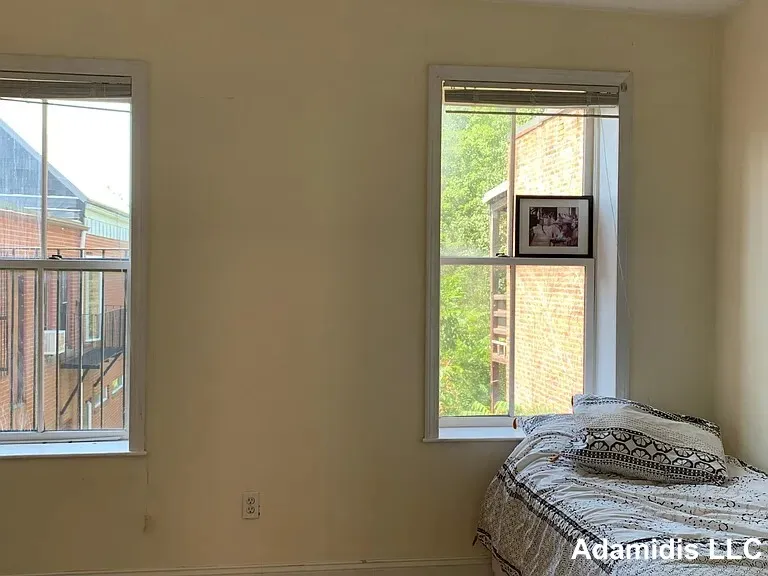 4 bed, 2 bath apartment for rent at 79 Highland St Unit 2, Roxbury — photo 2 of 22