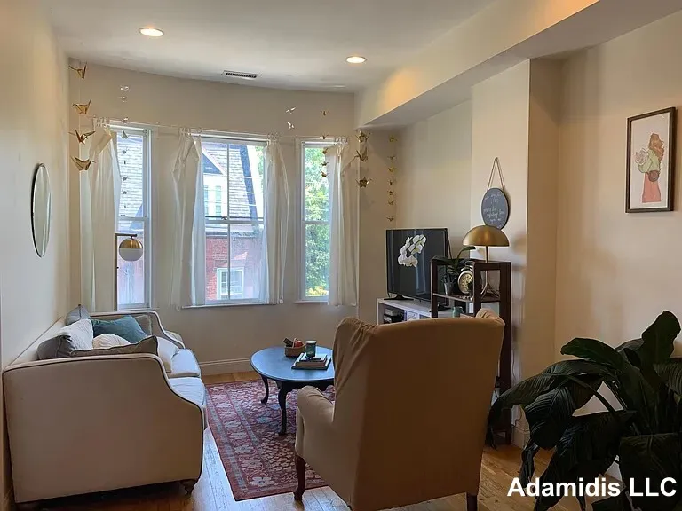 4 bed, 2 bath apartment for rent at 79 Highland St Unit 2, Roxbury — photo 14 of 22