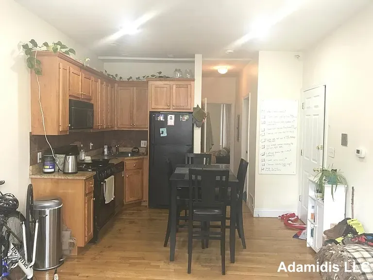 4 bed, 2 bath apartment for rent at 79 Highland St Unit 2, Roxbury — photo 5 of 22