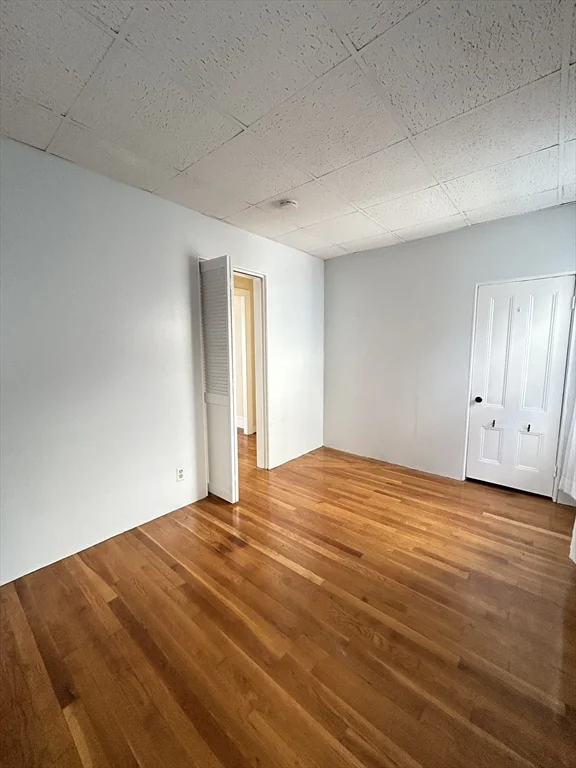 3 bed, 1 bath apartment for rent at 79 Hudson Unit 1, Powder House Square — photo 9 of 16