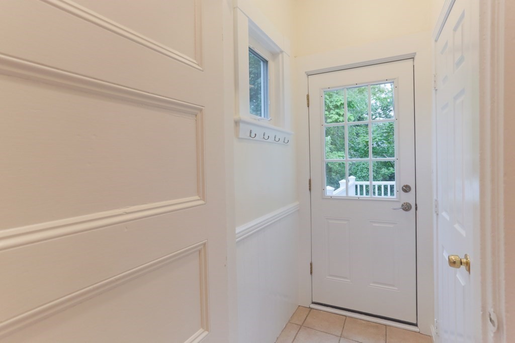 3 bed, 1 bath apartment for rent at 79 Jason St Unit 79, Arlington — photo 18 of 32