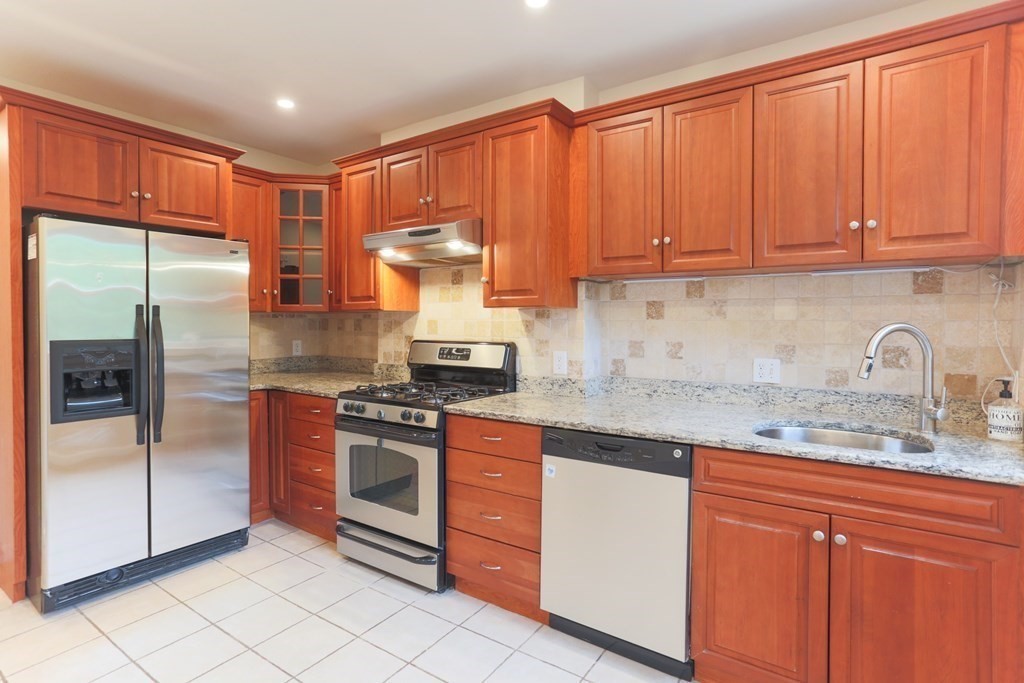 3 bed, 1 bath apartment for rent at 79 Jason St Unit 79, Arlington — photo 13 of 32