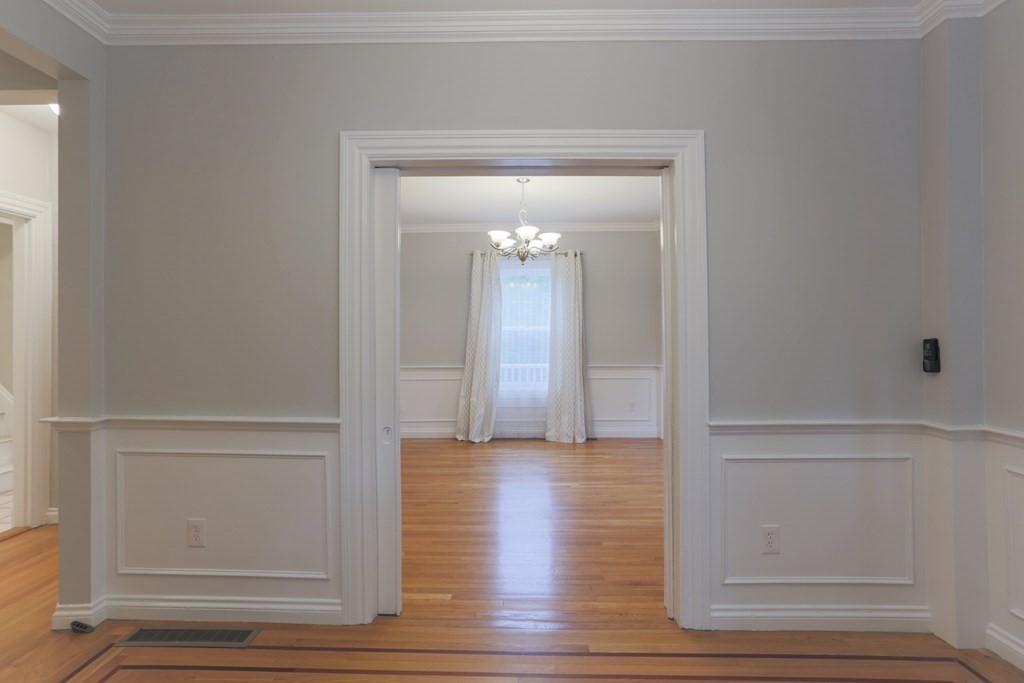 3 bed, 1 bath apartment for rent at 79 Jason St Unit 79, Arlington — photo 4 of 32