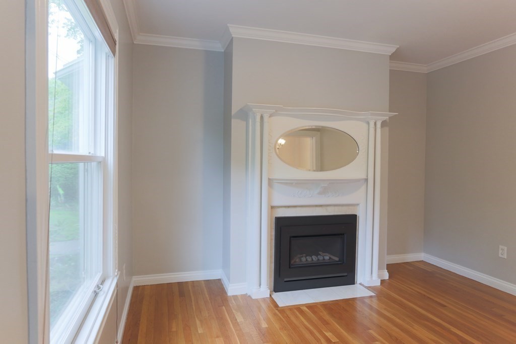 3 bed, 1 bath apartment for rent at 79 Jason St Unit 79, Arlington — photo 5 of 32