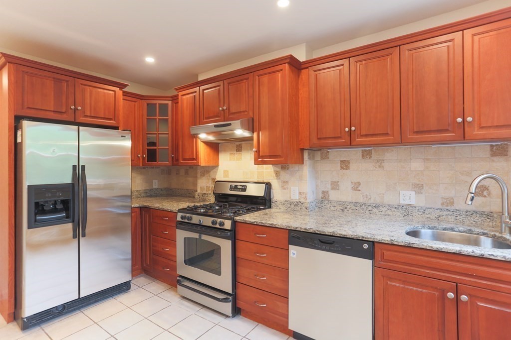 3 bed, 1 bath apartment for rent at 79 Jason St Unit 79, Arlington — photo 12 of 32