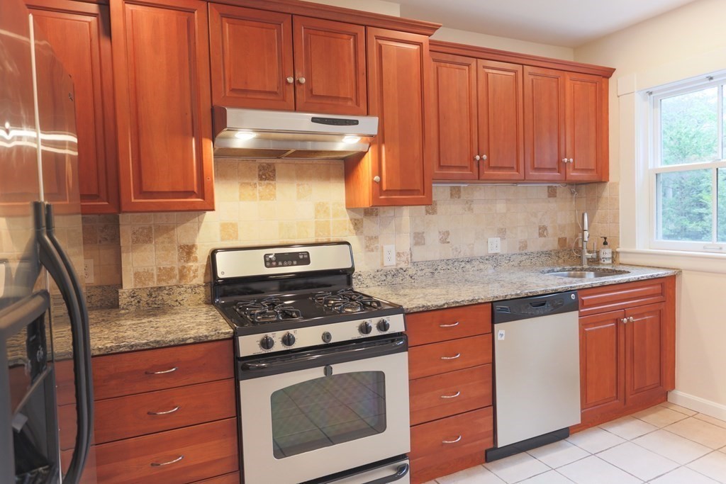 3 bed, 1 bath apartment for rent at 79 Jason St Unit 79, Arlington — photo 11 of 32