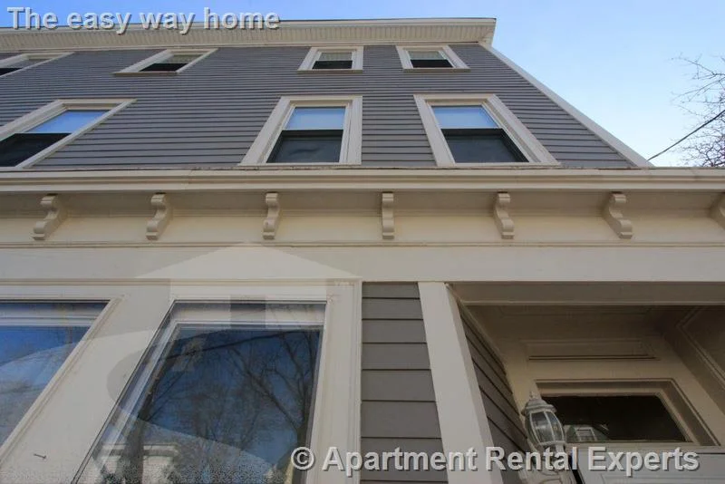 1 bed, 1 bath apartment for rent at 79 Kinnaird St, Central Square — photo 10 of 11
