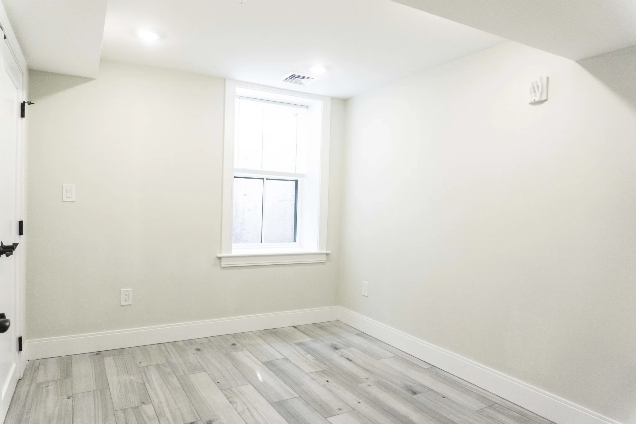 3 bed, 2.5 bath apartment for rent at 79 Linden St Unit 1, Brighton — photo 5 of 8
