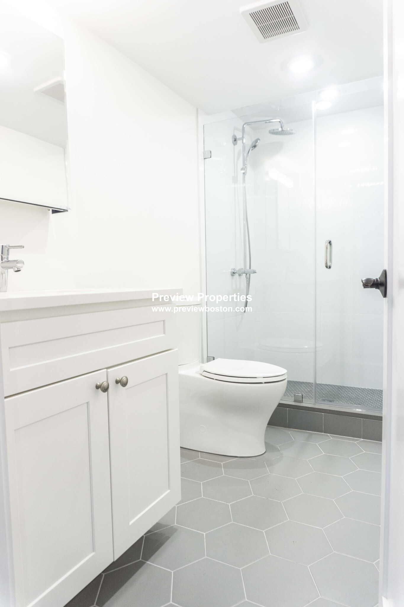 3 bed, 2.5 bath apartment for rent at 79 Linden St Unit 1P, Allston — photo 7 of 9