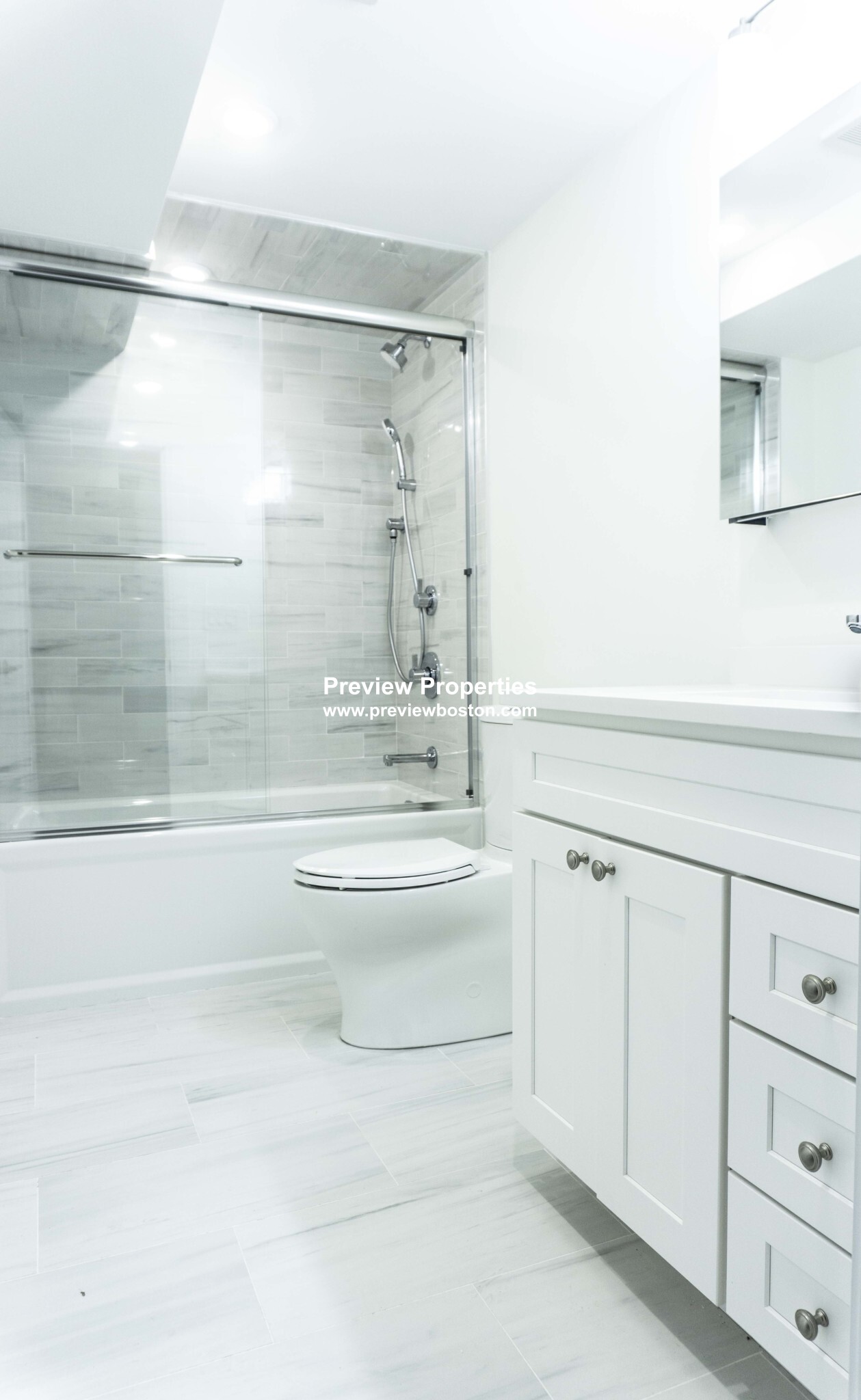 3 bed, 2.5 bath apartment for rent at 79 Linden St Unit 1P, Allston — photo 6 of 9